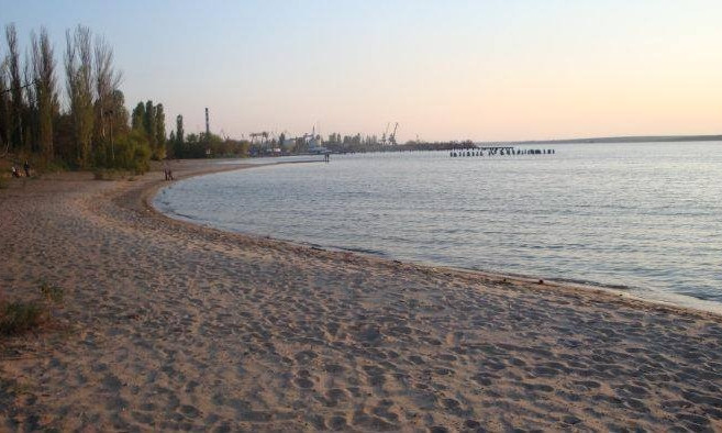 Жителей Николаева и гостей города просят воздержаться от купания на пляже «Стрелка»