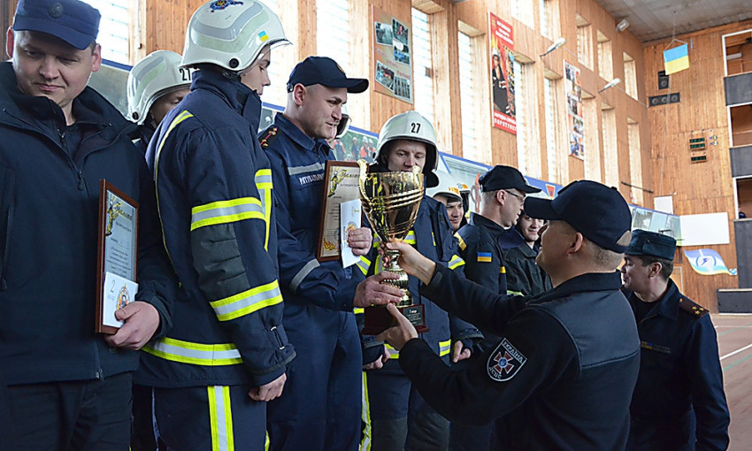 Николаевские пожарные части определяли, кто из них самая сильная