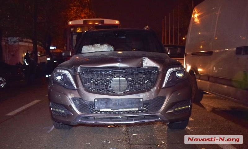 Авария с участием жены главы Врадиевской райгосадминистрации Василия Жосана, образовалась огромная автомобильная пробка