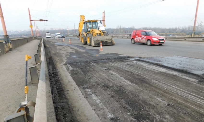 Служба автодорог отчиталась об окончании ямочного ремонта Ингульского моста