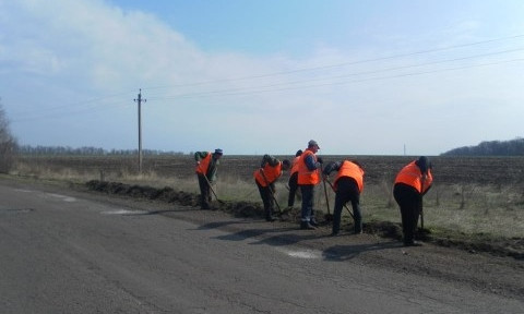 Облавтодор продолжает осуществлять ямочный ремонт на дорогах Николаевской области