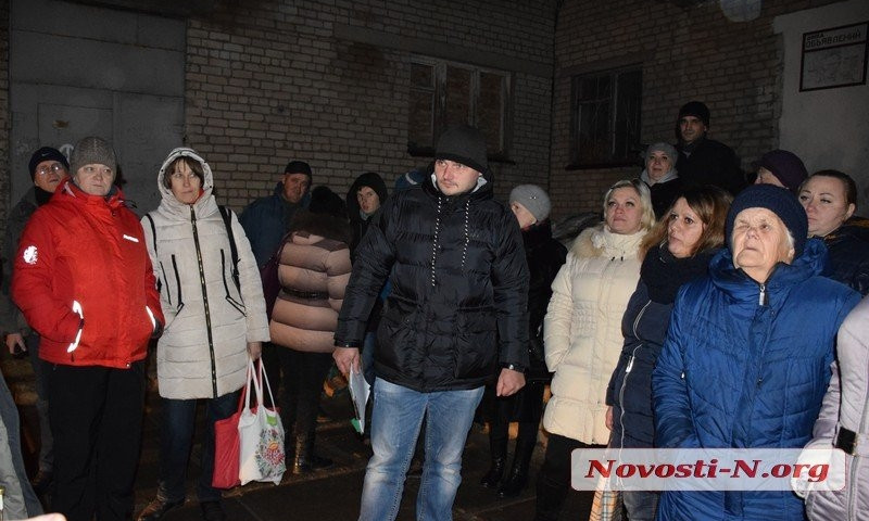 Жители Николаева грозят перекрыть железную дорогу, если в их домах не появится свет