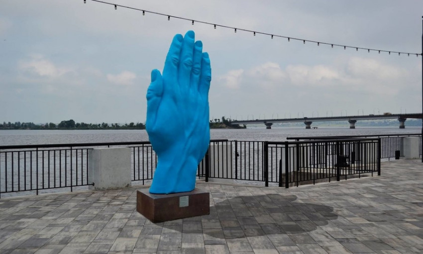 Стало известно, где в Николаеве установят инсталляцию «Синяя рука»