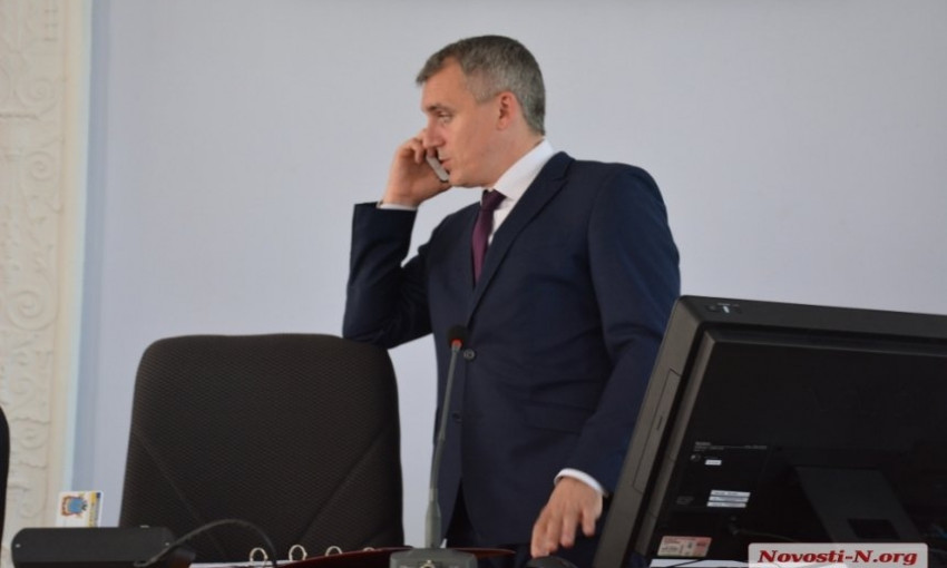 Мэр Николаева Александр Сенкевич высказал предположение, что его телефон незаконно прослушивает контрразведка