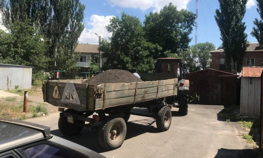 В Николаеве сотрудников коммунального предприятия «ЭЛУ Автодорог» поймали на торговле асфальтной крошкой