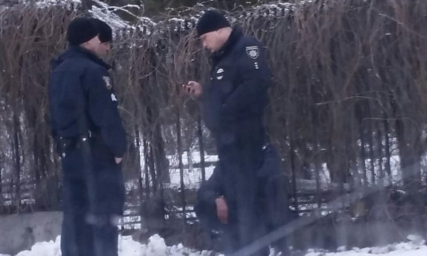 В Николаеве патрульные кинули снегом в лицо пьяному мужчине