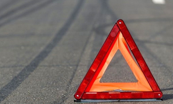На автотрассе «Николаев-Каменка-Очаков» неустановленный автомобиль насмерть сбил 42-летнего мужчину и скрылся с места ДТП