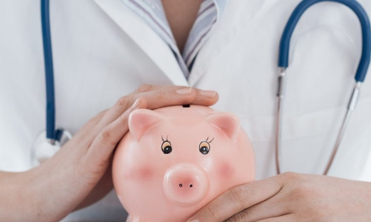 Какую зарплату получают врачи инфекционной больницы?