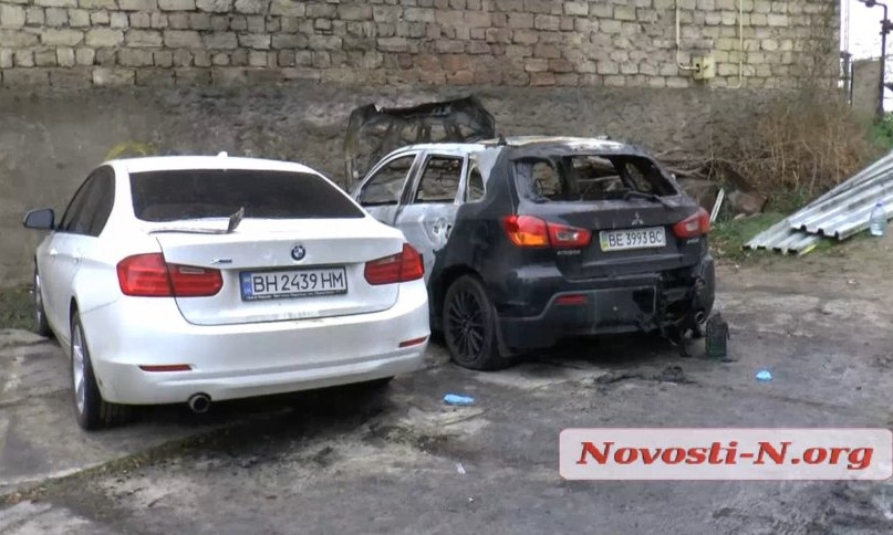 Сегодня ночью в Николаеве сгорело несколько автомобилей