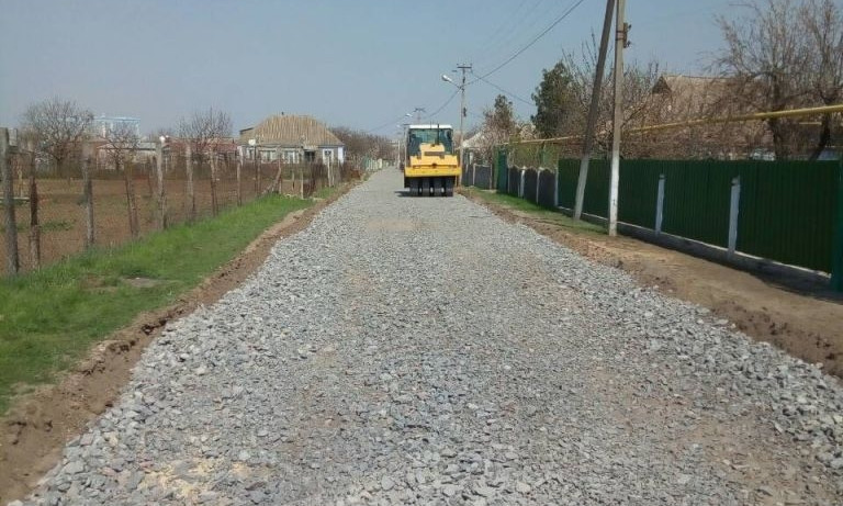 В Малой Коренихе начали капитальный ремонт дорог на двух улицах