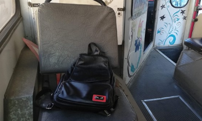 Забытый рюкзак в салоне николаевской маршрутки оперативно вернули хозяйке 