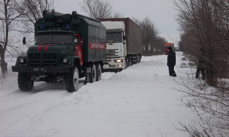 Из-за непогоды на дорогах Николаевской области ограничено движение транспорта