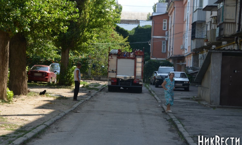 В Николаеве спасатели, полиция и газовщики съехались вызволять женщину из туалета