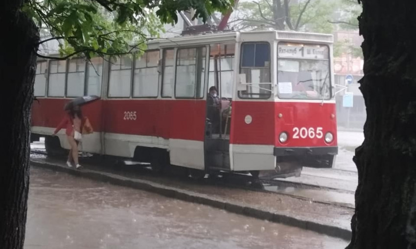 Движение трамваев в Николаеве возобновлено, но возможны некоторые "перебои"