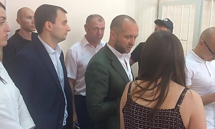 Николаевский нардеп Бриченко хотел взять на поруки помощницу депутата, подозреваемую в коррупции