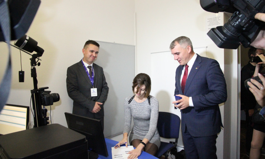 Услуга по оформлению биометрического загранпаспорта гражданина Украины стала доступна в ЦНАПе Николаева