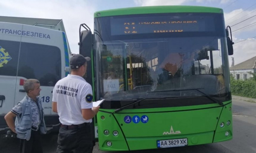 В первый же день на новых автобусах «Укртрансбезопасность» зафиксировала два нарушения