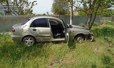 Житель Николевщины угнал машину и через 20 метров врезался в дерево