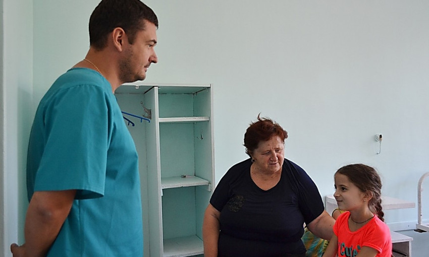 Николаевские хирурги провели уникальную операцию по удалению желчного пузыря у 8-летней девочки