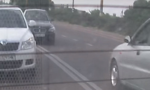 В Николаеве водитель «BMW» на мосту выехал на встречную полосу – лишь чудом не случилась авария