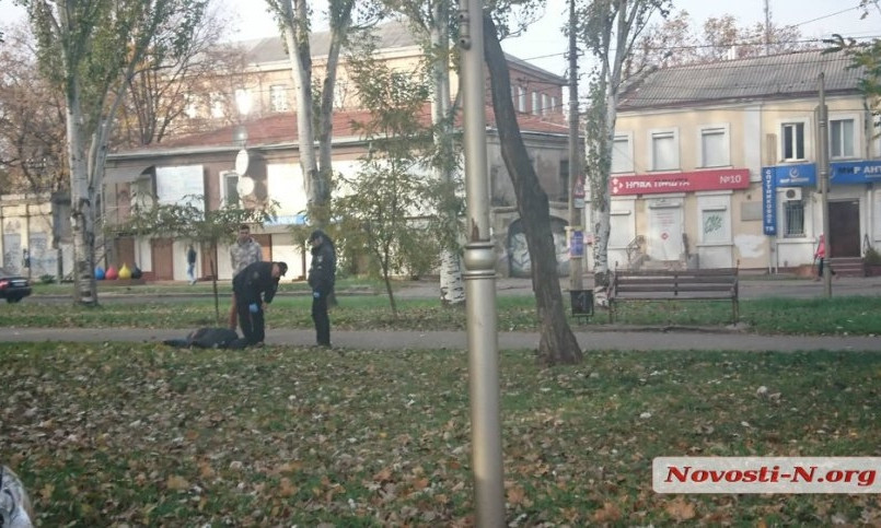 В Николаеве госпитализировали мужчину, который перебегал дорогу и потерял сознание