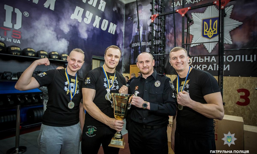 Сильные духом всегда впереди: николаевские патрульные стали победителями Всеукраинского чемпионата по кроссфиту