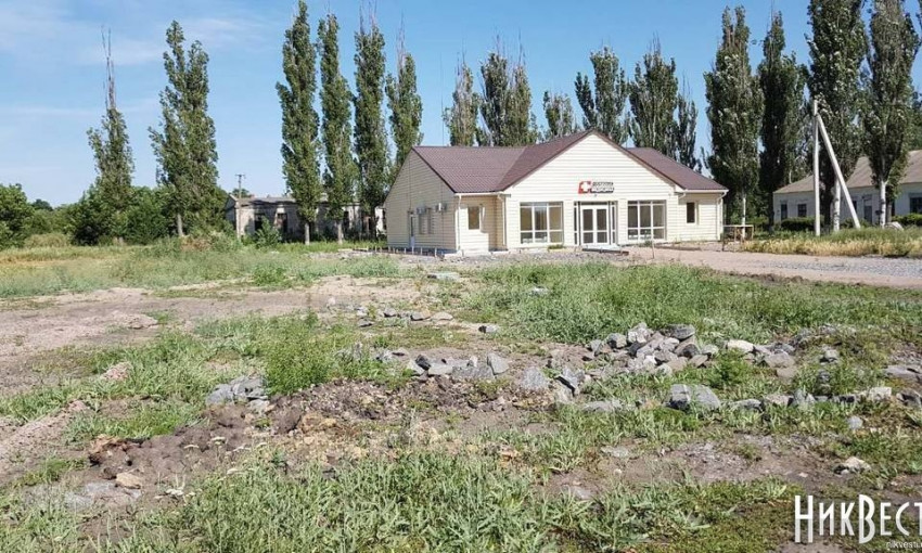 «Там все сорняками заросло», - депутат облсовета заявил, что в селе на Николаевщине остановили строительство новой амбулатории
