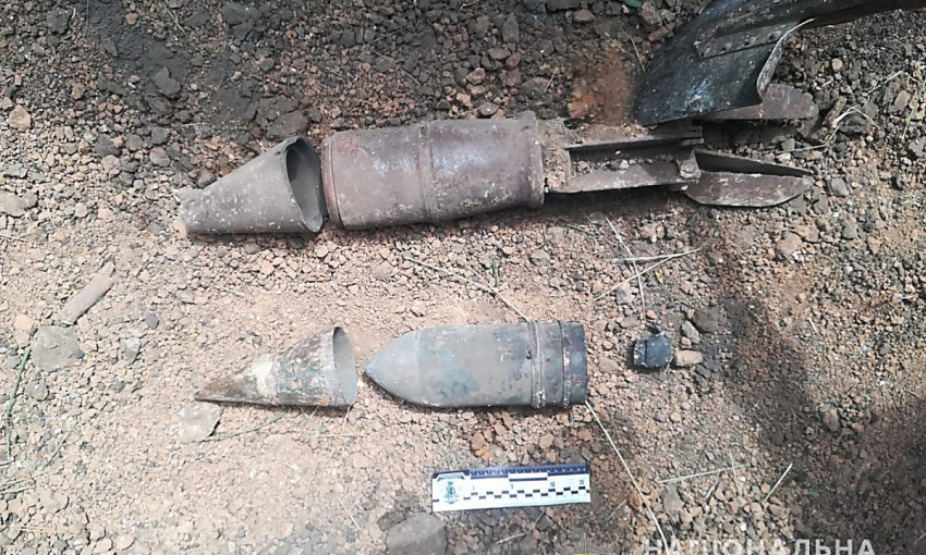 Во время ремонта летней кухни мужчина нашел два артиллерийских снаряда