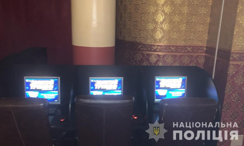 Изъяли все оборудование - в Николаеве полиция прекратила работу подпольного игорного зала