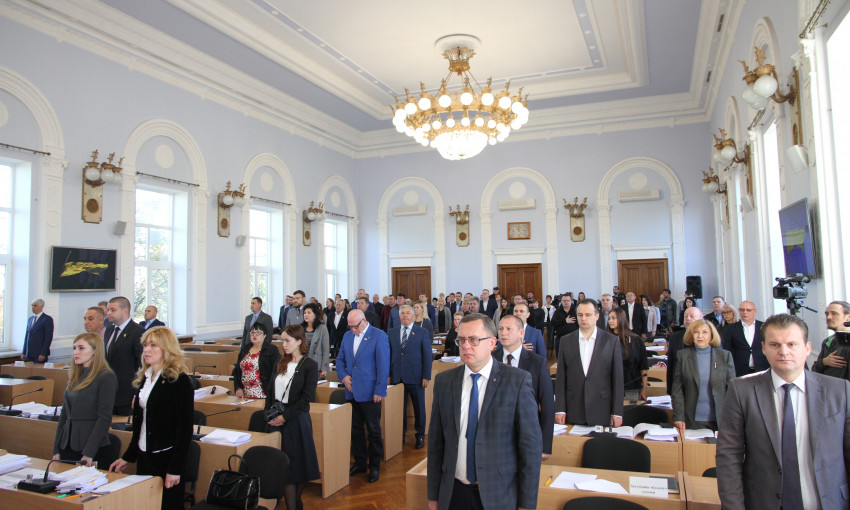 На сессии николаевские депутаты почтили память жертв трагедии в Керчи