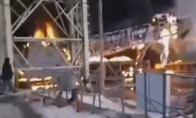 На территории речного порта в Николаеве возник масштабный пожар