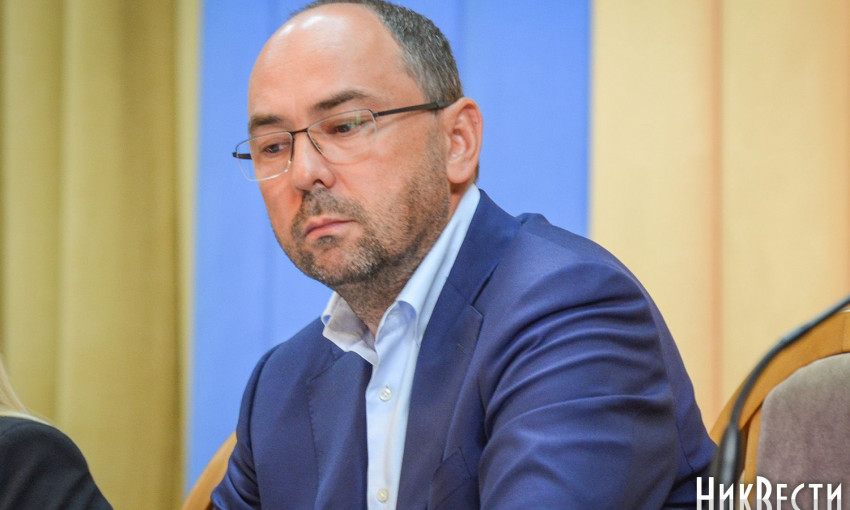 Глава николаевский «Батьківщини» заявил, что нардеп Макарьян сам похож на таракана и превращает Николаев в «контрабандную зону»