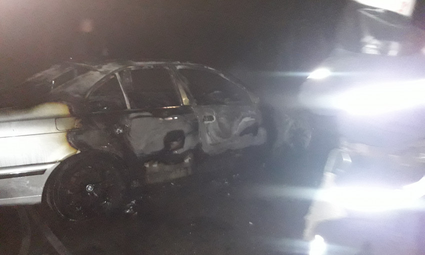 В Николаевской области спасатели потушили возгорание двух автомобилей