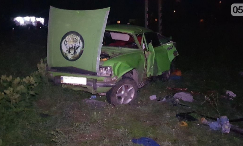 На трассе «Николаев-Одесса» автомобиль слетел в кювет, трех пострадавших с тяжелыми травмами доставили в больницу