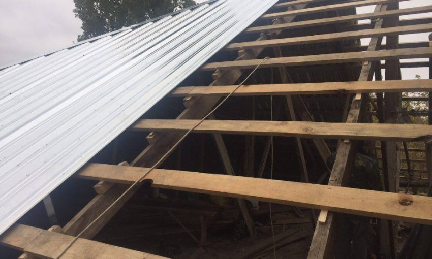 В Корабельном районе жильцы одноподъездного дома дождались капитального ремонта крыши