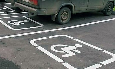 Патрульные просят Казакову способствовать обустройству в Николаеве парковочных мест для водителей с инвалидностью