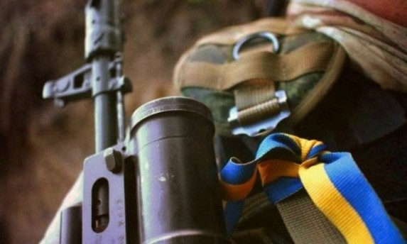 Военнослужащий полка особого назначения ВВС Украины снял на мобильный телефон свое самоубийство