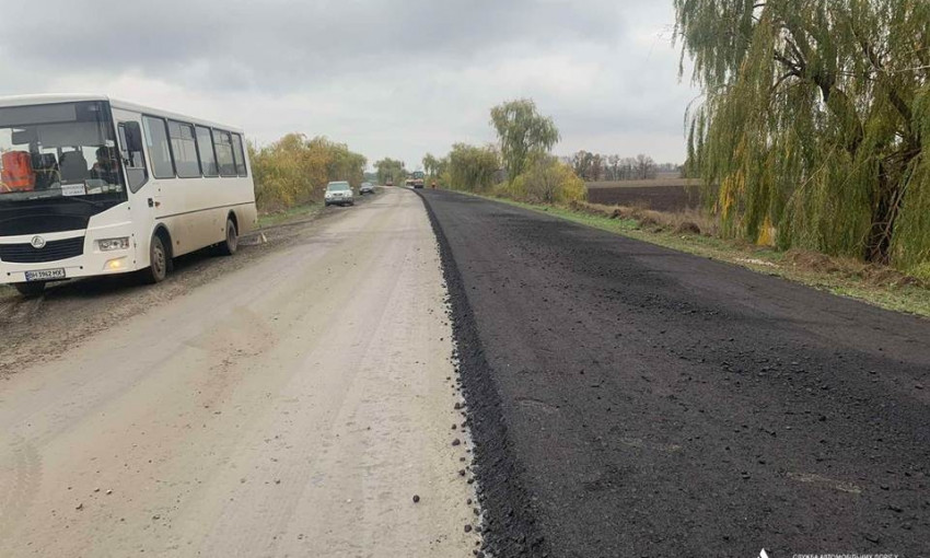 В Николаевской области продолжают ремонтировать дорогу Н-11 
