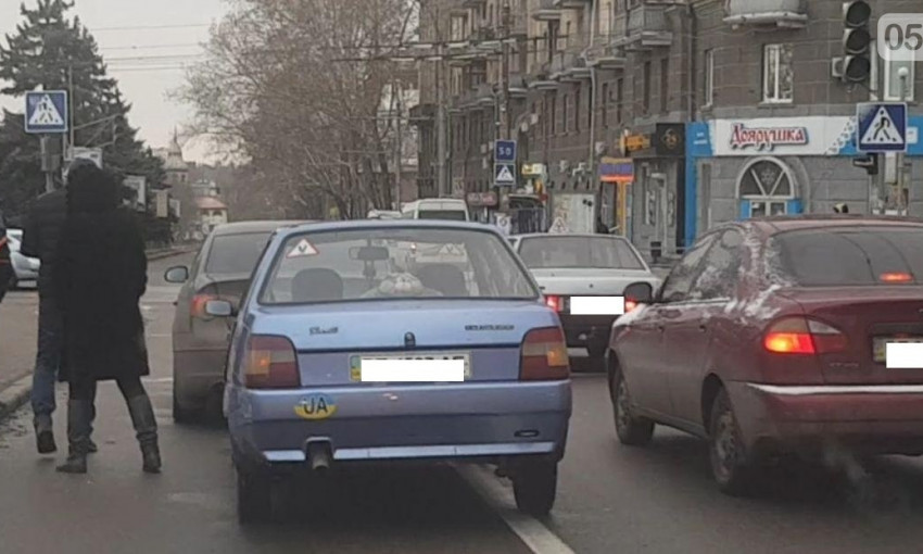 В центре Николаева из-за нарушения интервал-дистанции столкнулись две машины