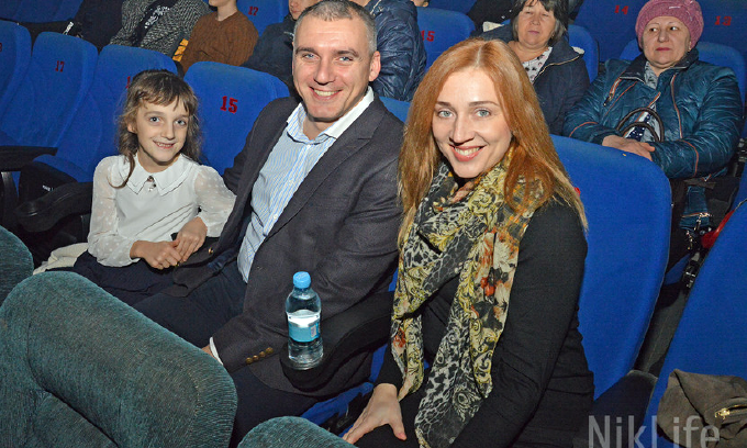 Жена Сенкевича с детьми отправилась на отдых в Турцию, оставив мужа дома встречать Гройсмана