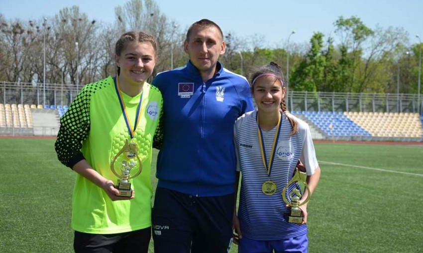 Три воспитанницы николаевского футбола приглашены на УТС в состав сборной Украины WU-16