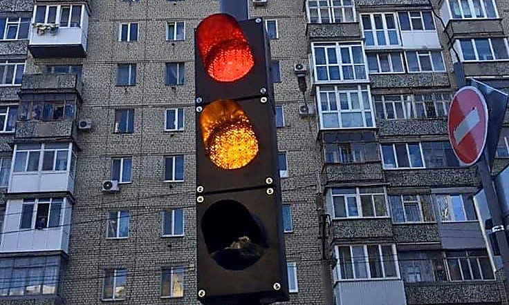 В Николаеве очередной аварийный перекресток оснастили светофорами