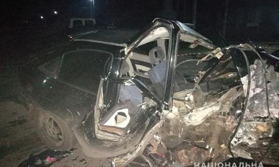 На Николаевщине Opel врезался в дерево - погиб 25-летний водитель