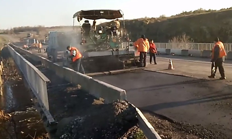 В Николаеве ремонтируют мост через Ингул