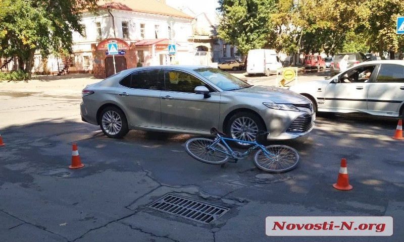 На Московской автомобиль сбил велосипед, пострадавшему вызвали «скорую»