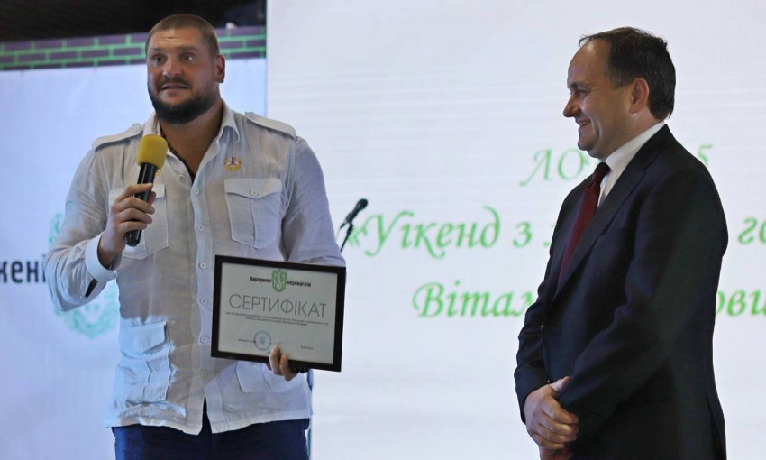 Савченко, приобретя лот на благотворительном аукционе, «подарил» мэру Вознесенска два дня на фронте