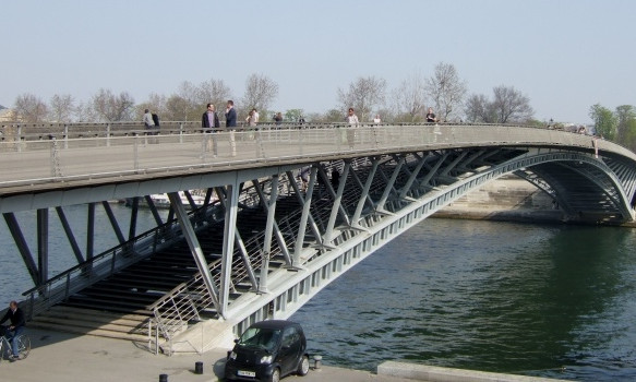 Японцы заинтересованы в строительстве моста на юге Украины