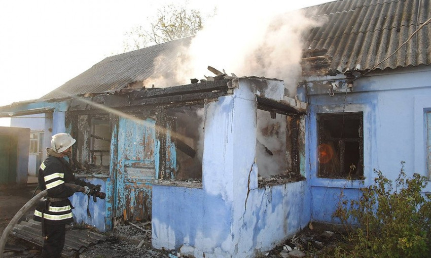 В Николаеве пожарные спасли от полного уничтожения жилой дом