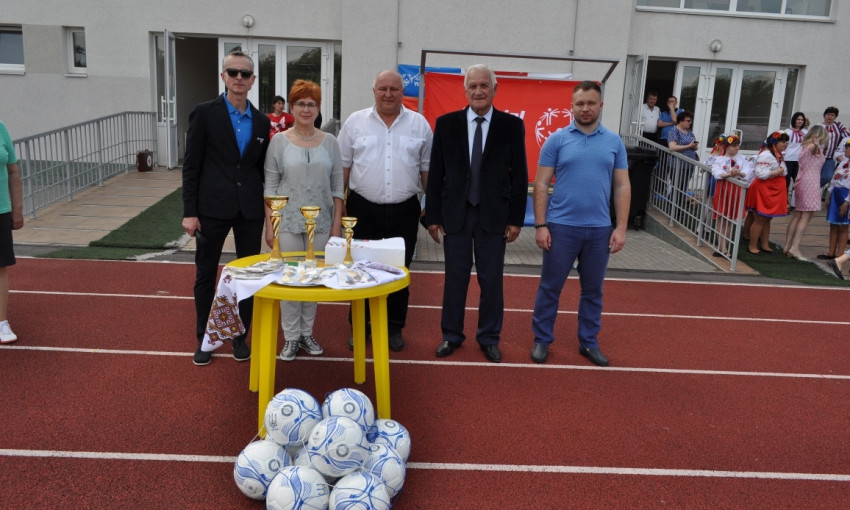В Николаеве состоялись Всеукраинские соревнования по футболу, в которых приняли участие более 12 команд их разных регионов страны
