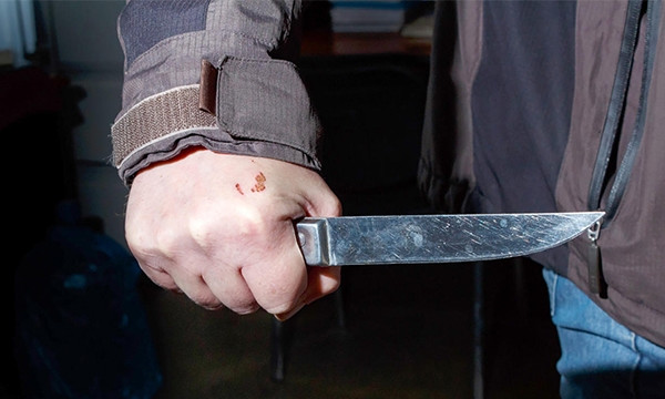 В Баштанском районе мужчина подрезал своего собутыльника, который скончался по пути в больницу